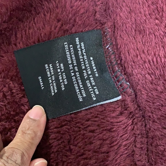 Burgundy faux fur size small 32 degrees heat brand. - Picture 3 of 8